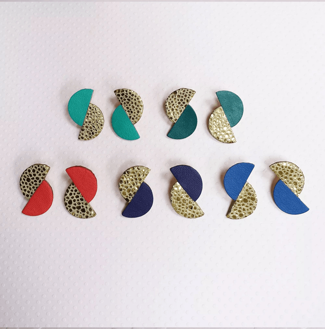Puces asymétriques, Demi rond de cuir coloré et pailleté - 4 coloris